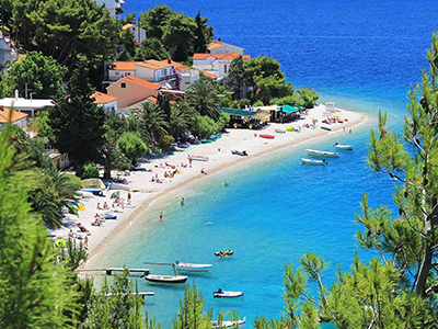 Top Strände an der Omis Riviera in Kroatien